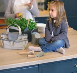 Everearth Gardening Bag With Tools