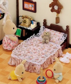 Sylvanian Families Classic Antique Bed